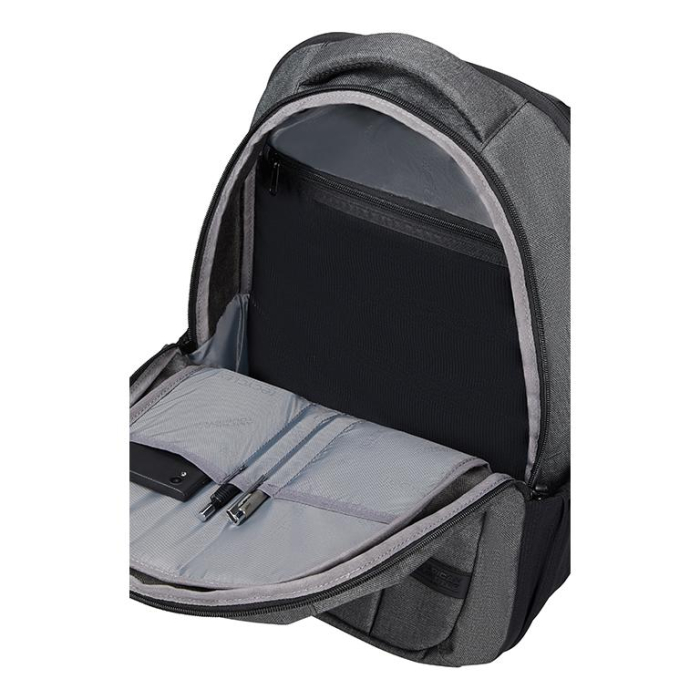 STREETHERO_LAPTOP_BACKPACK_INTERIOR_1